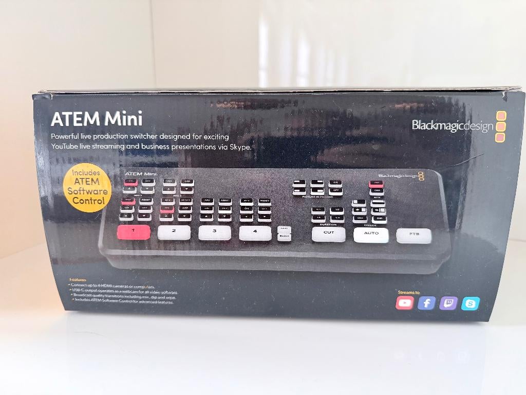 ATEM Mini Professionele Video Switcher plus 7 HDMI kabels