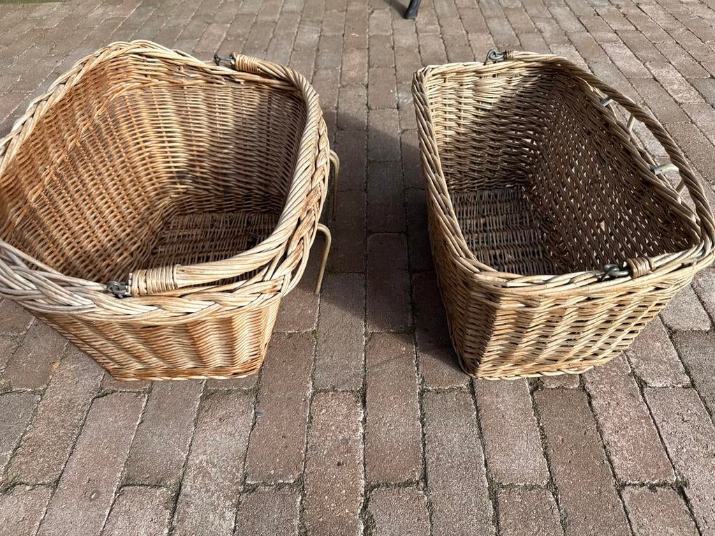 Twee fietsmanden van riet, Ophalen, Gebruikt, Fietsmand