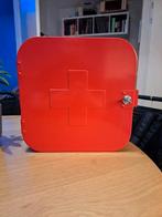 IKEA GUNNERN Medicijnkastje Rood met Sleutel, Huis en Inrichting, Kasten | Overige, Ophalen of Verzenden, Gebruikt