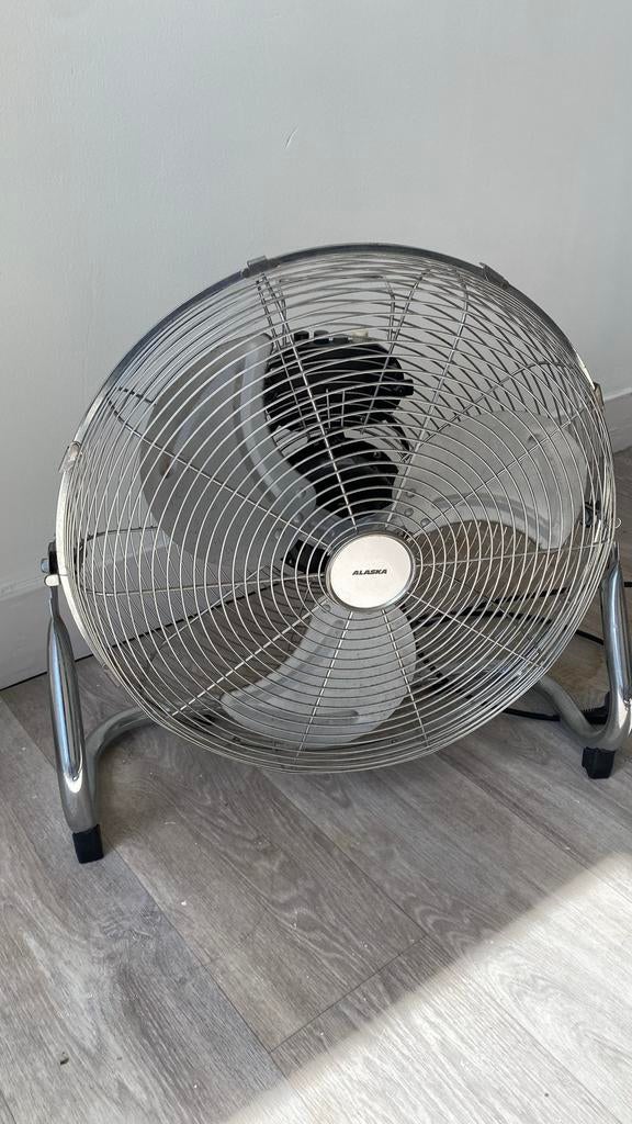 Alaska Vloerventilator - Krachtige Koeling voor Elke Ruimte, Ophalen, Gebruikt, Vloerventilator