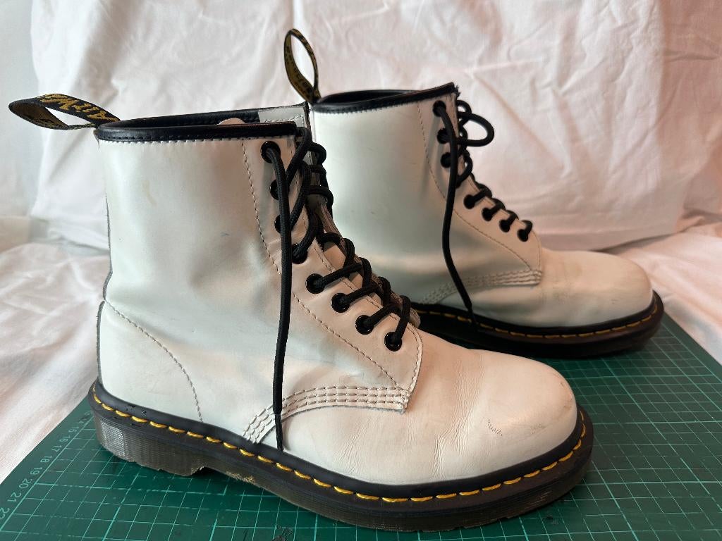 Dr martens maat:39, Kleding | Dames, Schoenen, Wit, Ophalen of Verzenden, Dr. Martens, Zo goed als nieuw