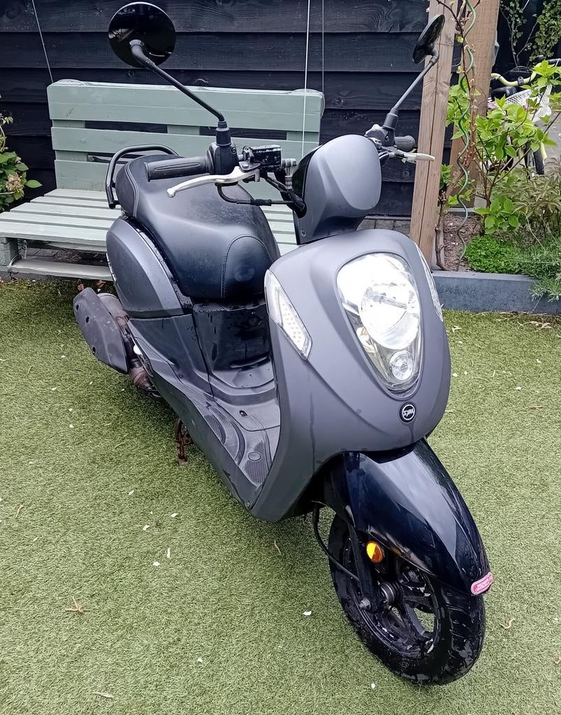 Sym mio 50i snorscooter, Gebruikt, Benzine, Maximaal 25 km/u, Ophalen