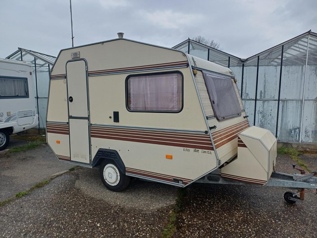 Te koop onze leuke kleine oldtimer Kip Caravan., Caravans en Kamperen, Standaardzit, Kip, Tot en met 3, 500 - 750 kg