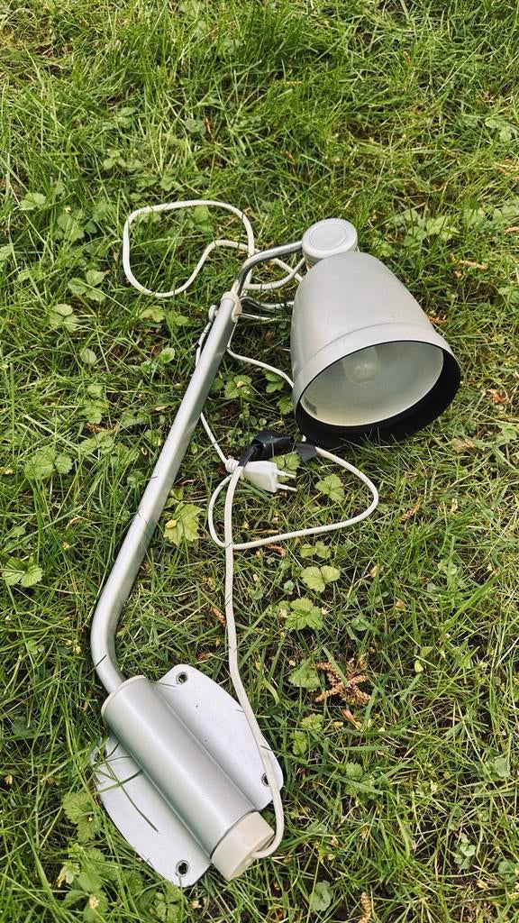 IKEA Wandlamp - Verstelbaar en Functioneel, Huis en Inrichting, Lampen | Wandlampen, Ophalen of Verzenden, Gebruikt, Metaal