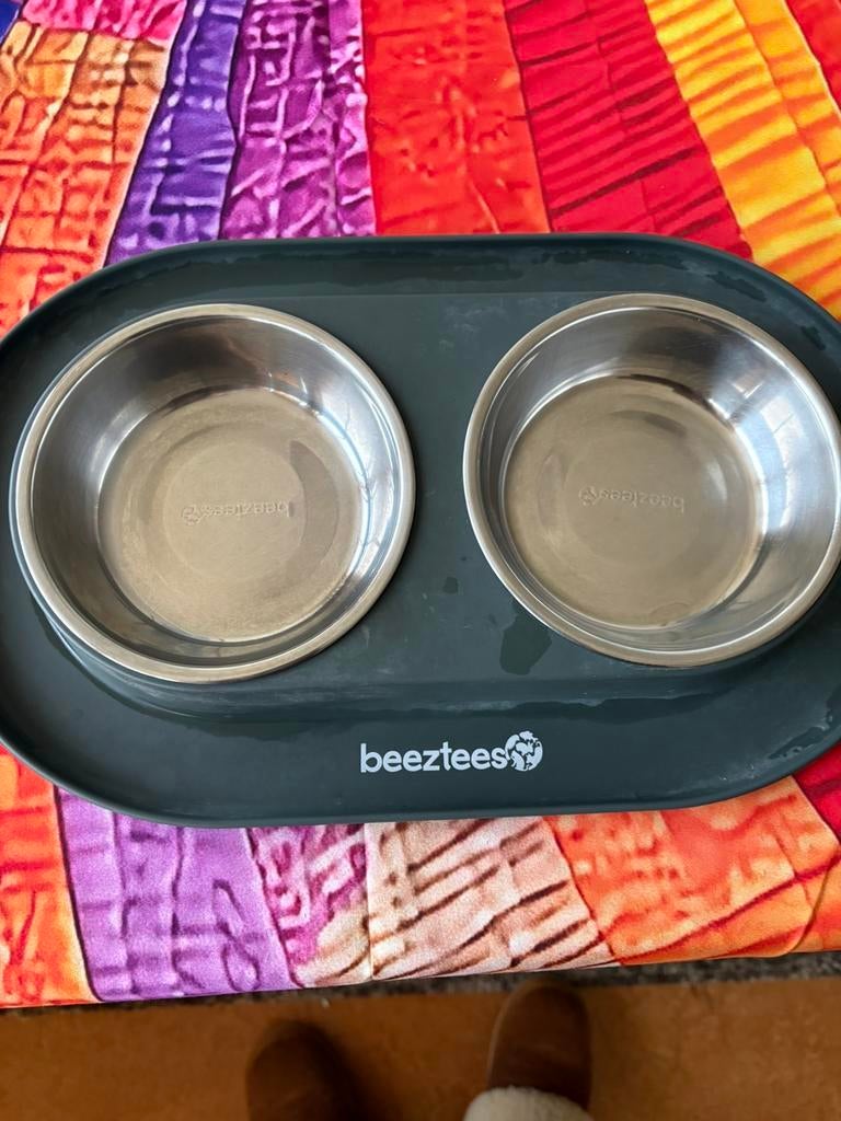hondenvoerbak Beeztees, Dieren en Toebehoren, Hondenvoerbakken en Drinkbakken, Ophalen of Verzenden, Anti-knoei, Zo goed als nieuw