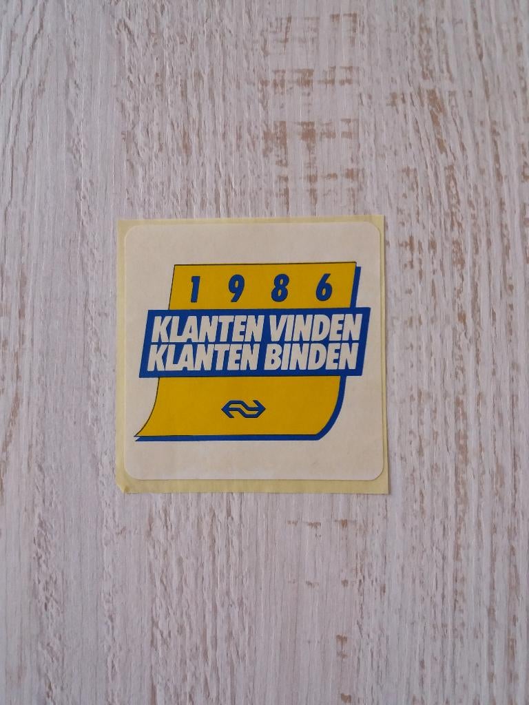 sticker NS 1986 KLANTEN VINDEN KLANTEN BINDEN, Verzamelen, Ophalen of Verzenden, Zo goed als nieuw, Bedrijf of Vereniging