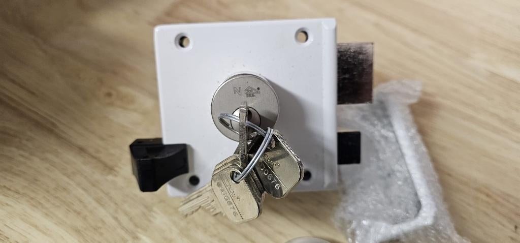 Noxxa oplegslot SKG .Nieuw met 6 sleutels., Ophalen of Verzenden, Nieuw, Rvs, Slot