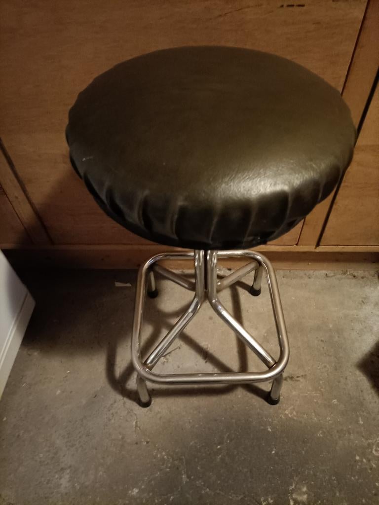 Prachtige barkruk in goede staat! 60 CM., Ophalen, Met voetsteun, 60 tot 90 cm, Zo goed als nieuw