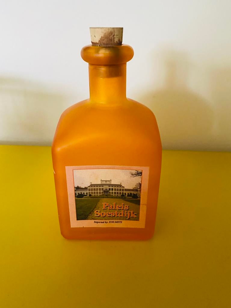 Leeg oranje flesje paleis Soestdijk, Verzamelen, Koninklijk Huis en Royalty, Ophalen of Verzenden, Zo goed als nieuw