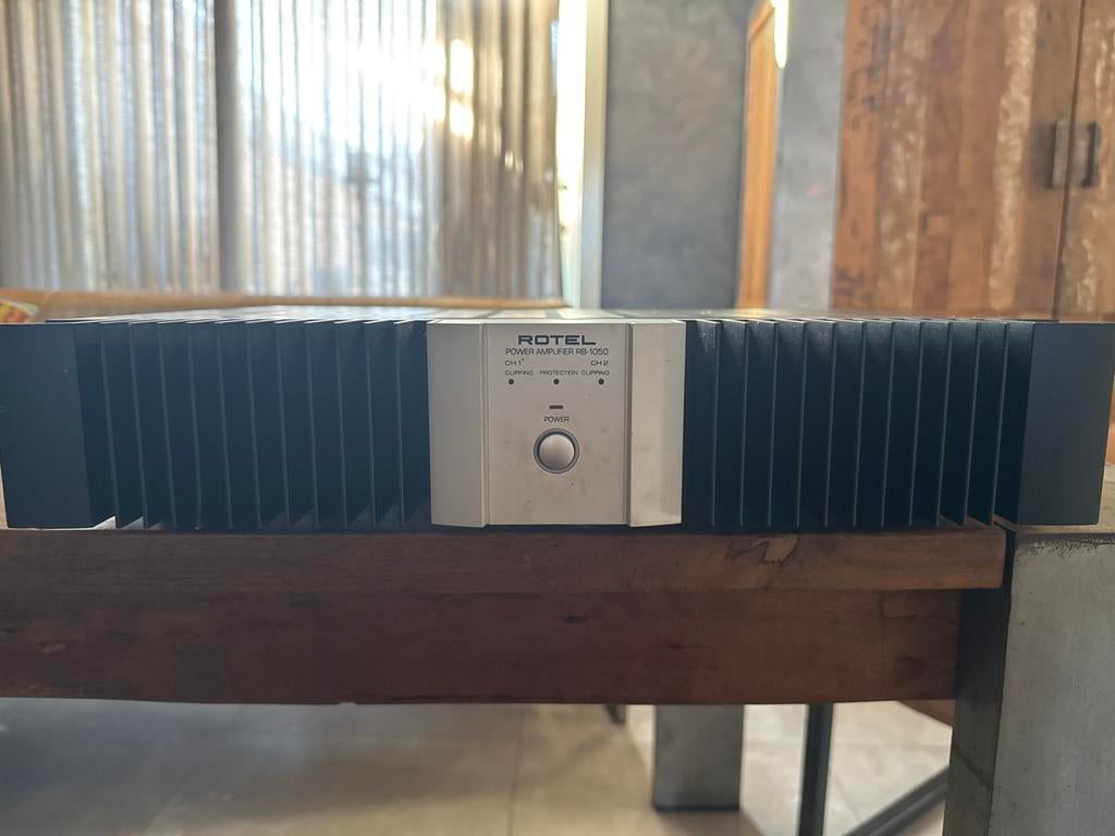 Rotel RB-1050 Stereo Eindversterker - Gebruikt, Overige merken, Gebruikt, Ophalen of Verzenden, 60 tot 120 watt