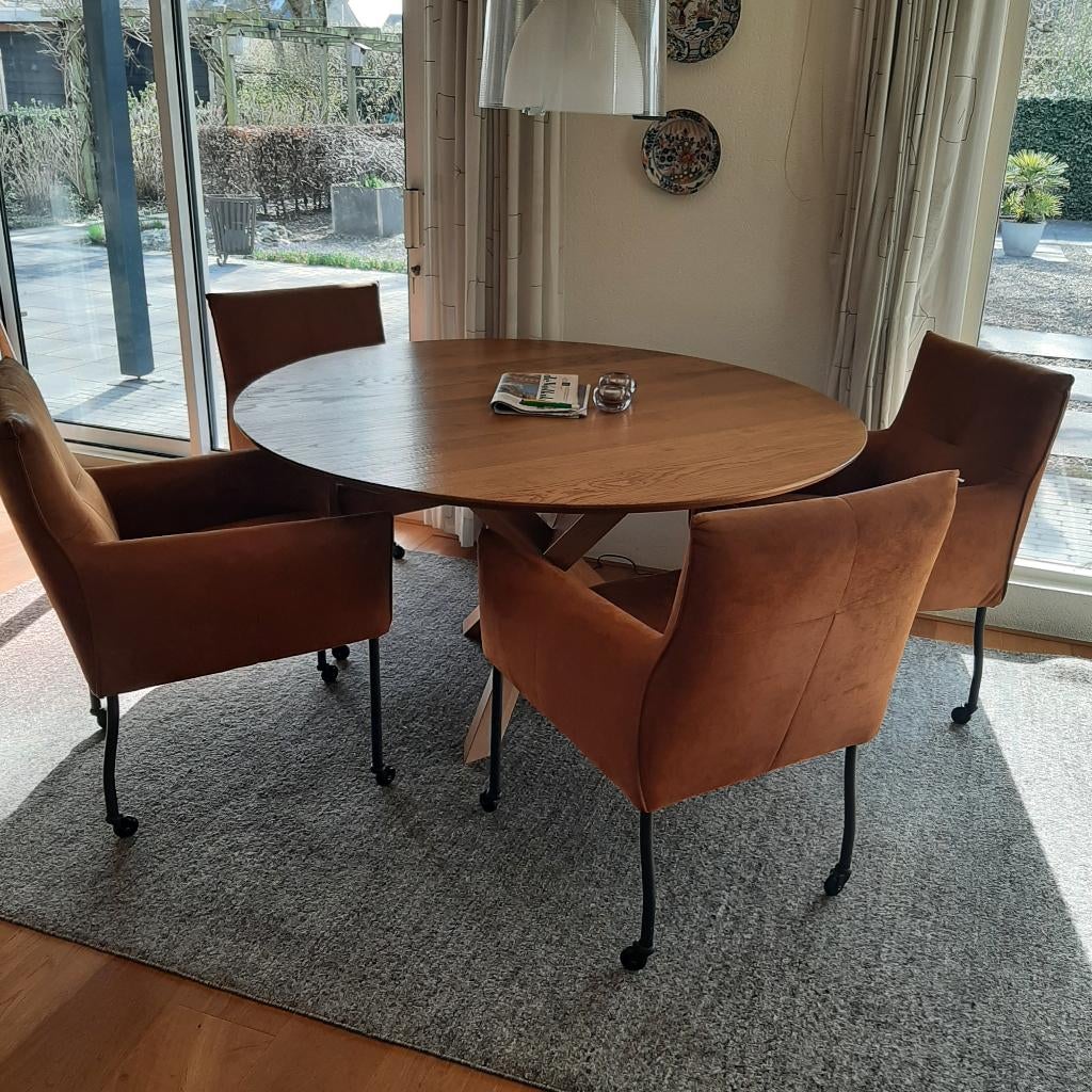 ronde tafel met vier bijbehorende stoelen, Ophalen, Gebruikt, Vier personen, 100 tot 150 cm