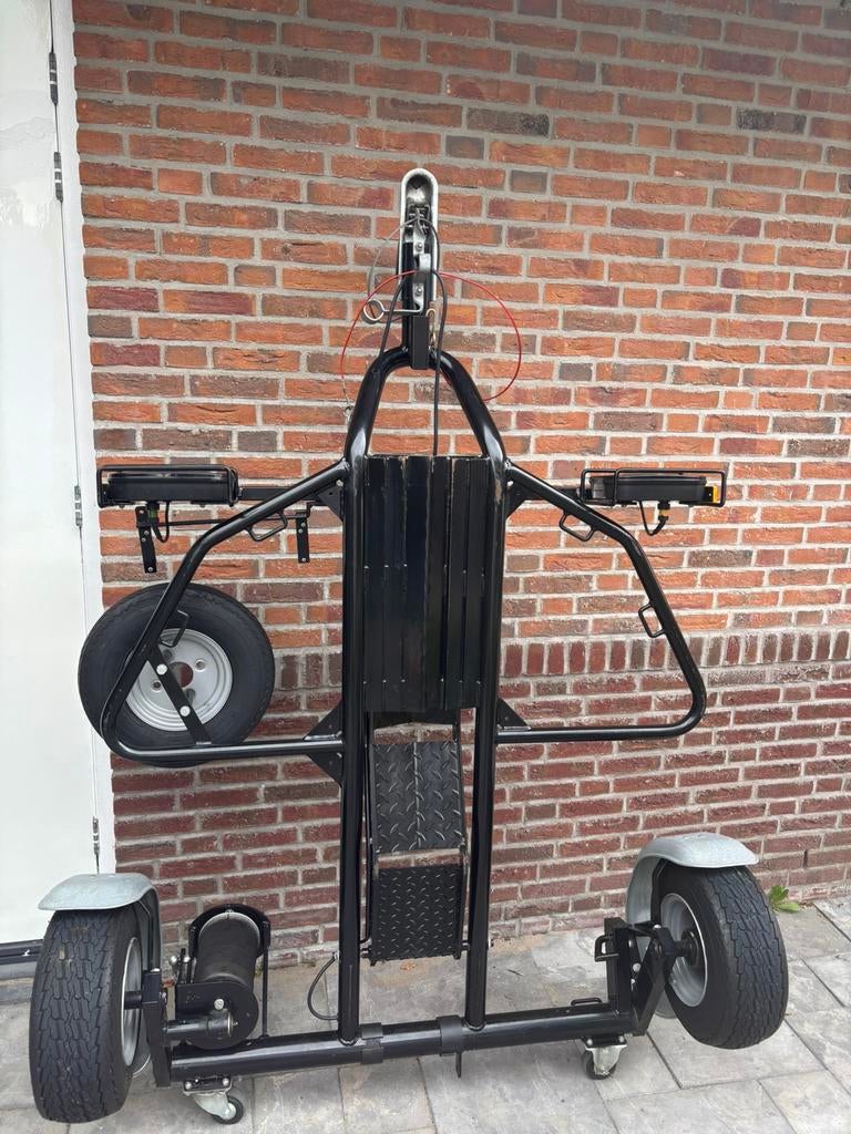 Van vossen zakbare (motor) airtrailer, Ophalen, Gebruikt