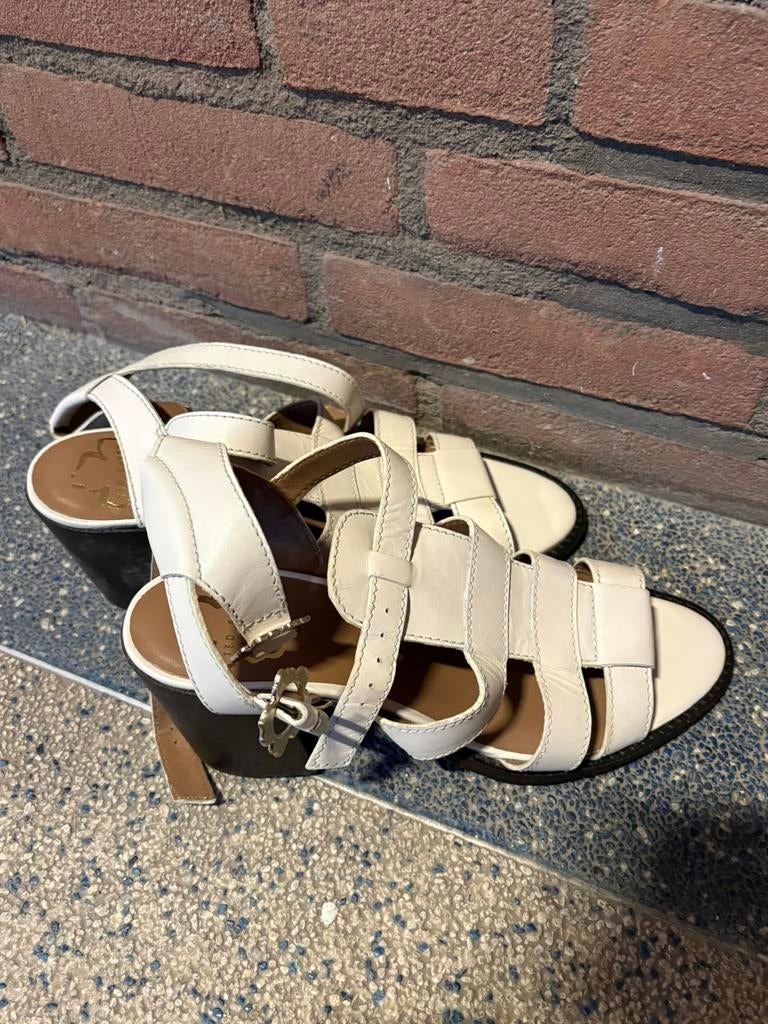 Ted Baker sandalen met hak maat 41 - nieuw, Kleding | Dames, Wit, Nieuw, Sandalen of Muiltjes, Ophalen of Verzenden