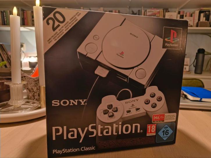 PlayStation Classic mini console (NIEUW in doos), Spelcomputers en Games, Spelcomputers | Sony PlayStation 1, Nieuw, Met 2 controllers