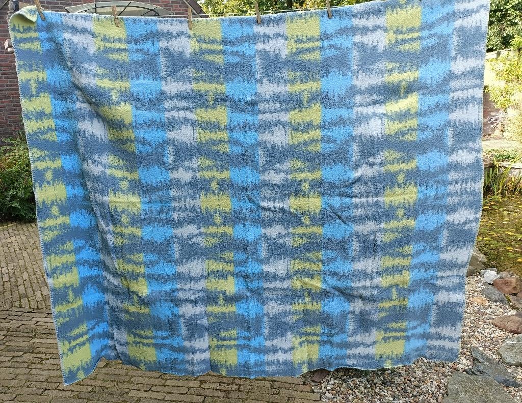 Vintage wollen deken blauw geel grijs vervilt 1.55 x 1.85 mt, Gebruikt, Blauw, Tweepersoons, Ophalen of Verzenden