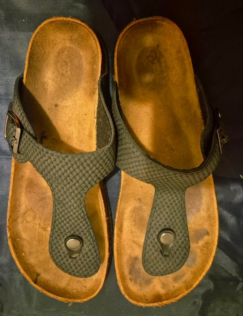 Zwarte slippers, maat 39 birkenstock look-a-like, Kleding | Dames, Schoenen, Ophalen of Verzenden, Zwart