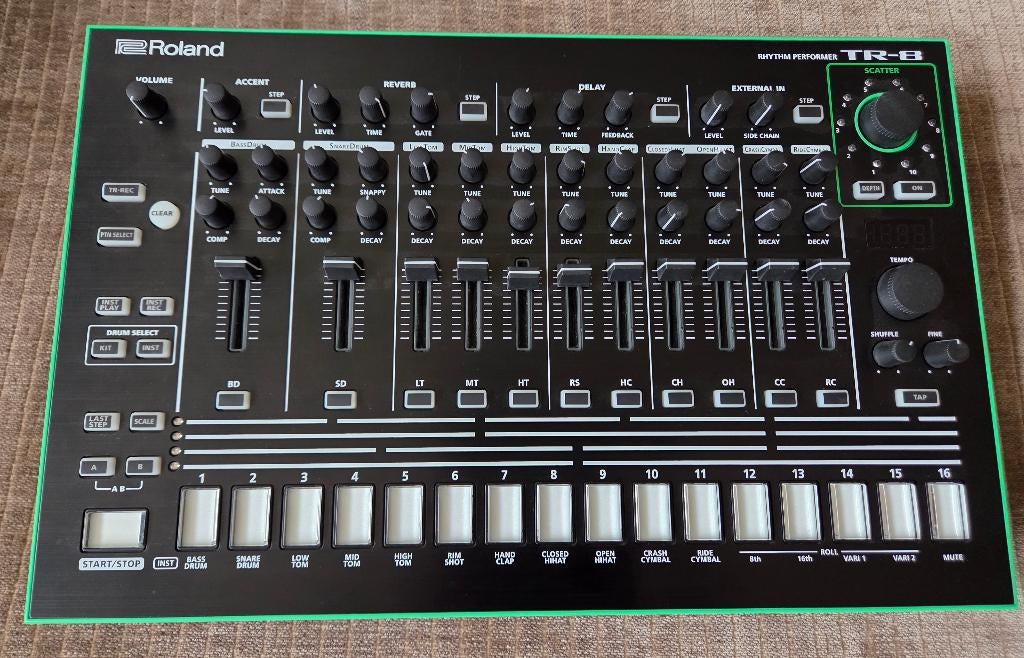 Roland TR-8 + 7X7 Expansion + Stand, Ophalen of Verzenden, Zo goed als nieuw, Roland