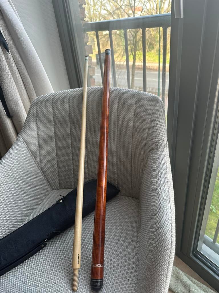 artemis biljart keu met hoes, Sport en Fitness, Biljarten en Poolen, Ophalen of Verzenden, Zo goed als nieuw, Keu of Ballen