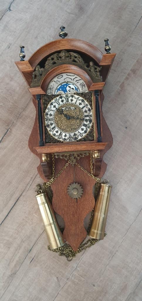 Antieke Wandklok met Dag- en Nachtaanduiding, Antiek en Kunst, Antiek | Klokken, Ophalen of Verzenden