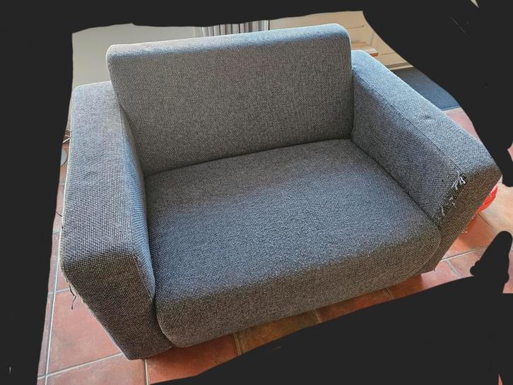 Montel bank, 1,5-persoons loveseat, grijs, houten poot, Huis en Inrichting, Banken | Sofa's en Chaises Longues, Gebruikt, Tweepersoons