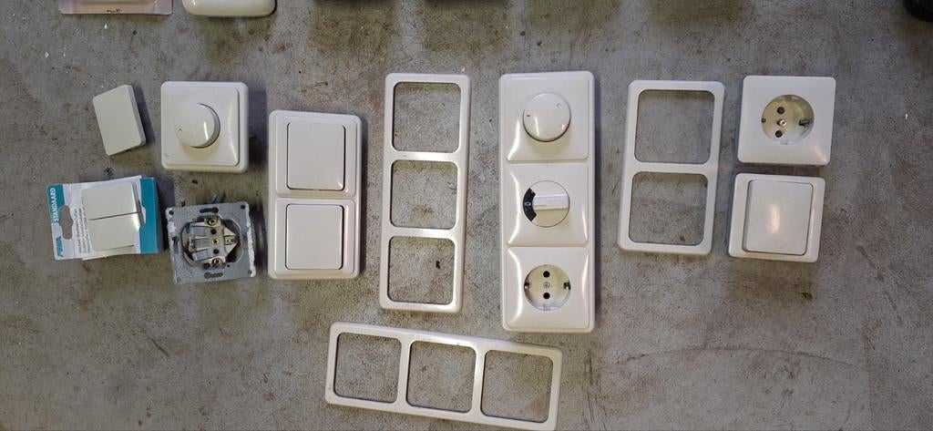 Peha schakelmateriaal, Doe-het-zelf en Verbouw, Ophalen of Verzenden, Schakelaar