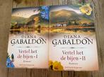 NIEUW Vertel het de bijen deel 1 & 2 - Diana Gabaldon, Ophalen of Verzenden, Nieuw, Nederland