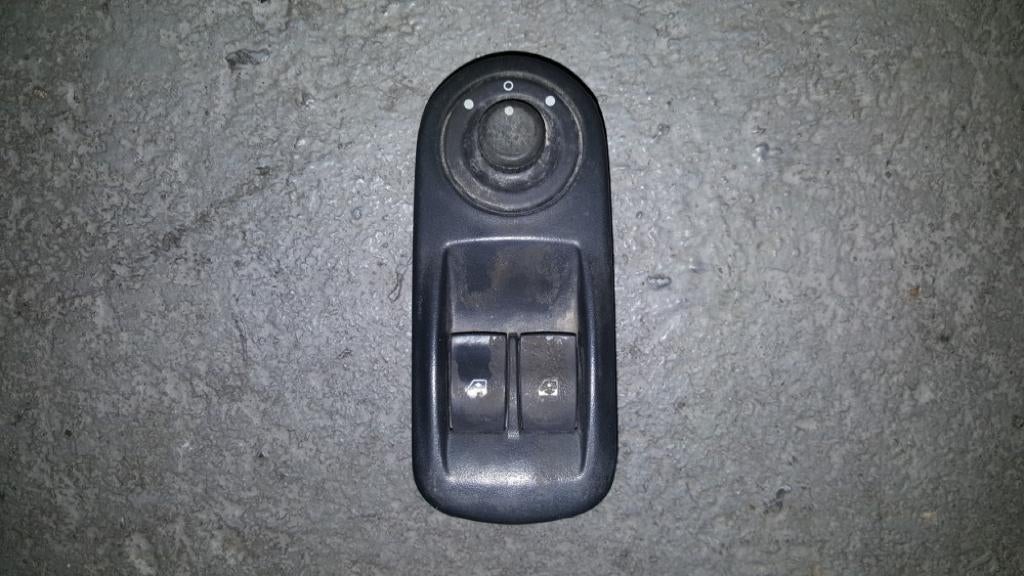 Raambedieningsschakelaar Renault Trafic 2008 links-voor, Ophalen of Verzenden