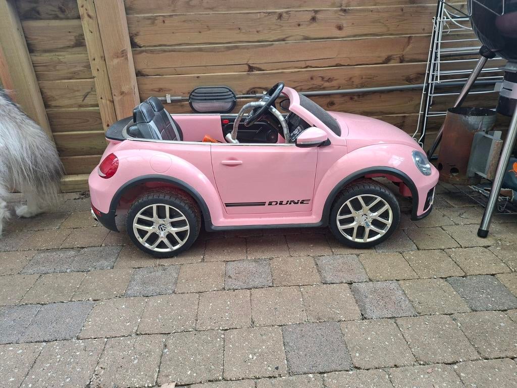 Elektrische kinderauto Beetle Dune Volkswagen roze, Ophalen, Zo goed als nieuw