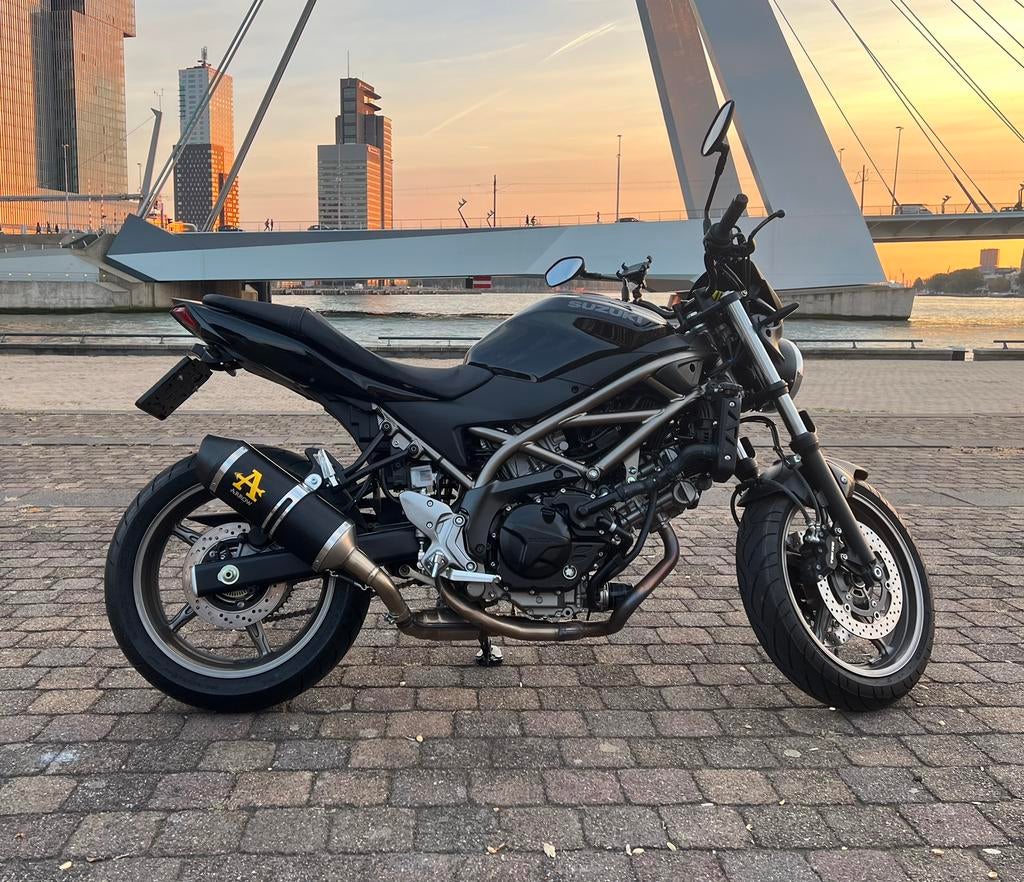 Suzuki SV650 ABS 2024 gloednieuw garantie tot 2030, 2 cilinders, Nieuw, Motorrijbewijs A, Particulier