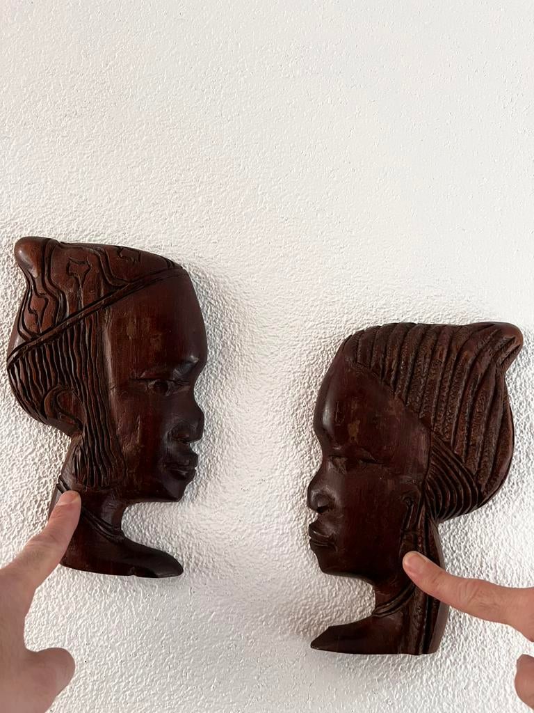 Vintage houten wandbeelden man & vrouw - handgesneden set, Ophalen