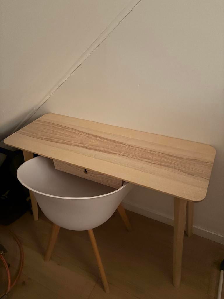 Ikea Lisabo bureau/tafel in nieuwstaat, Ophalen, Zo goed als nieuw