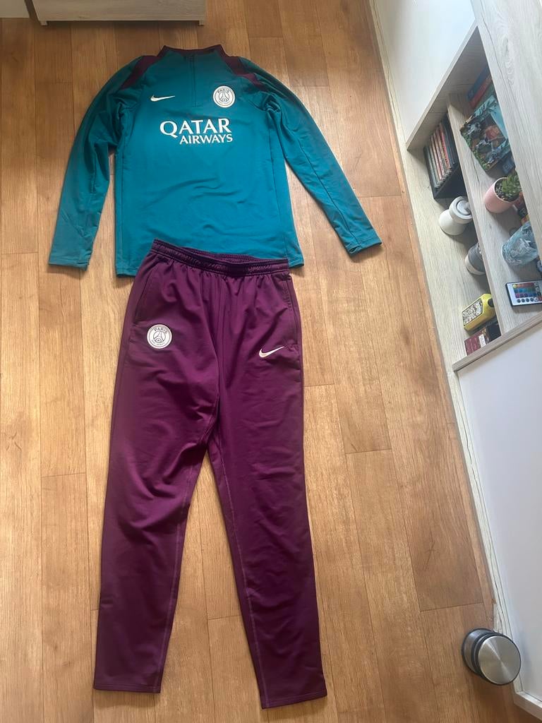 Nike Paris Saint Germain trainingspak 2024-2025, Sport en Fitness, Voetbal, Maat XS of kleiner, Ophalen of Verzenden, Nieuw, Trainingspak