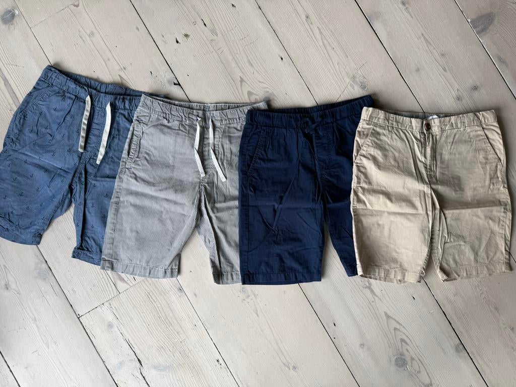 Mooie set van vier H&M shorts/korte broeken size 140, Broek, H&M, Ophalen of Verzenden, Zo goed als nieuw