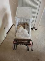 Antieke poppenwagen met twee poppen, Kinderen en Baby's, Speelgoed | Poppen, Ophalen of Verzenden, Gebruikt, Overige typen