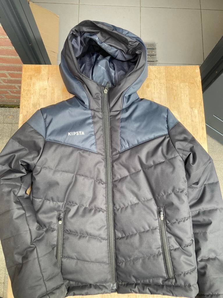 Decathlon Kipsta jas maat 128, Kinderen en Baby's, Ophalen, Zo goed als nieuw, Jongen, Jas