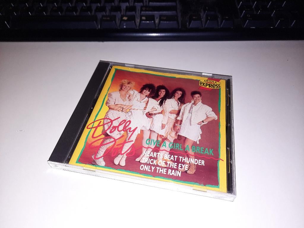 cd Dolly Dots ‎– Give A Girl A Break, Ophalen, Zo goed als nieuw