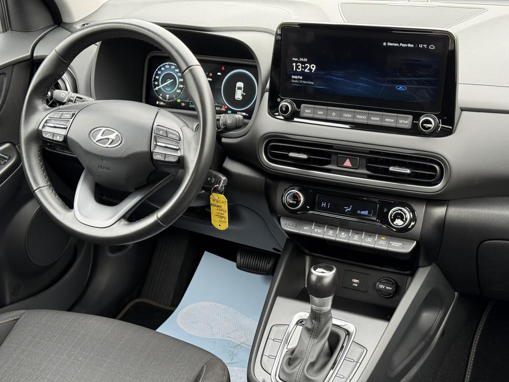 Hyundai KONA 1.6 GDI HEV Comfort (bj 2022, automaat), Auto's, Gebruikt, Wit, Bedrijf, Hybride Elektrisch/Benzine