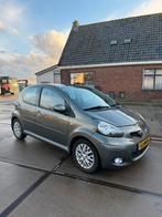 Toyota Aygo 1.0 12V  5Deurs 2010 Airco Groen Facelift TomTom, Voorwielaandrijving, 4 stoelen, 68 pk, Origineel Nederlands