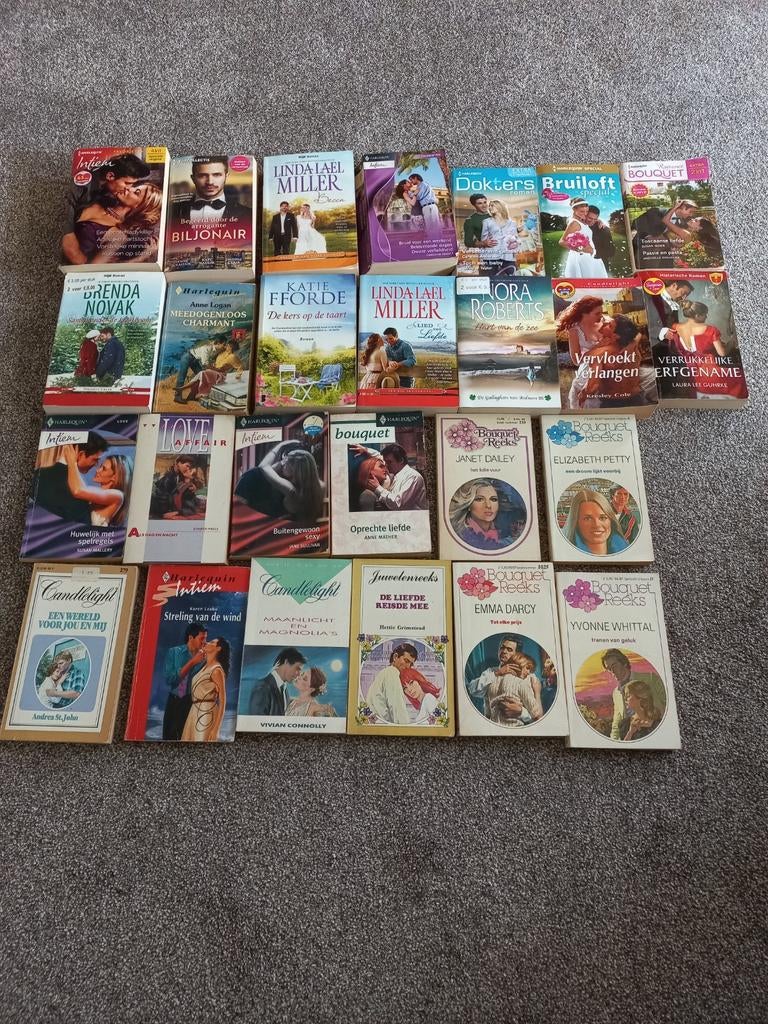 Ruim 26 Romannetjes - Diverse Auteurs, Boeken, Romans, Ophalen of Verzenden, Gelezen, Diverse Auteurs