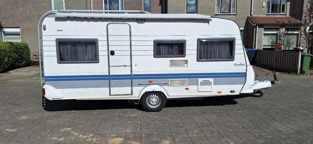 Hobby Excellent 470, Caravans en Kamperen, Caravans, Rondzit, Hobby, Dwarsbed, Particulier