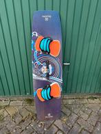 Brunotti kiteboard 136x38 met pads, Watersport en Boten, Kitesurfen, Ophalen, Gebruikt, Twintip, Kiteboard