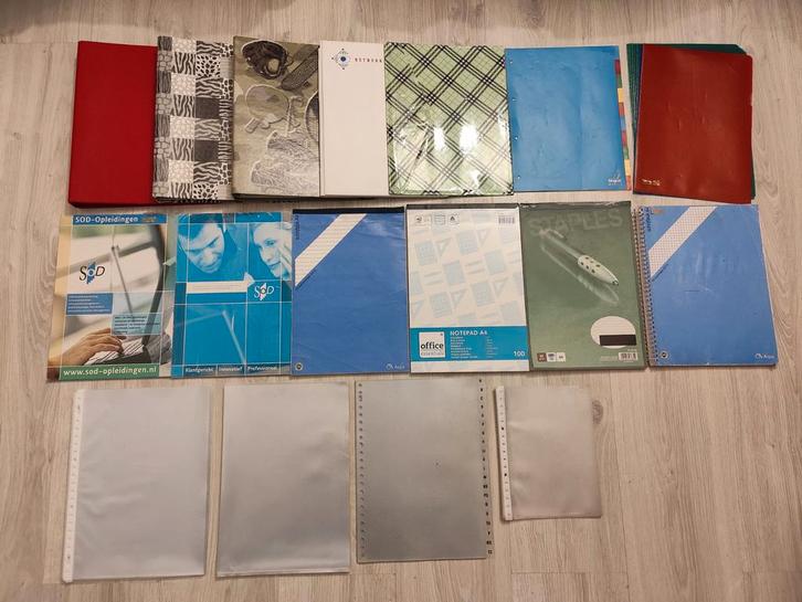 Diverse schoolspullen - benodigheden - mappen - kladblok, Diversen, Schoolbenodigdheden, Zo goed als nieuw, Ophalen of Verzenden