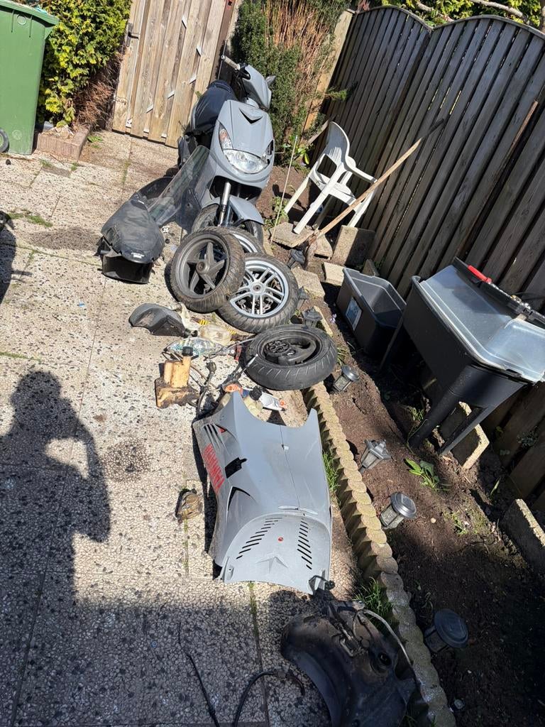 onderdelen aerox sr50 speedfight vivacity vespa, Ophalen of Verzenden, Zo goed als nieuw