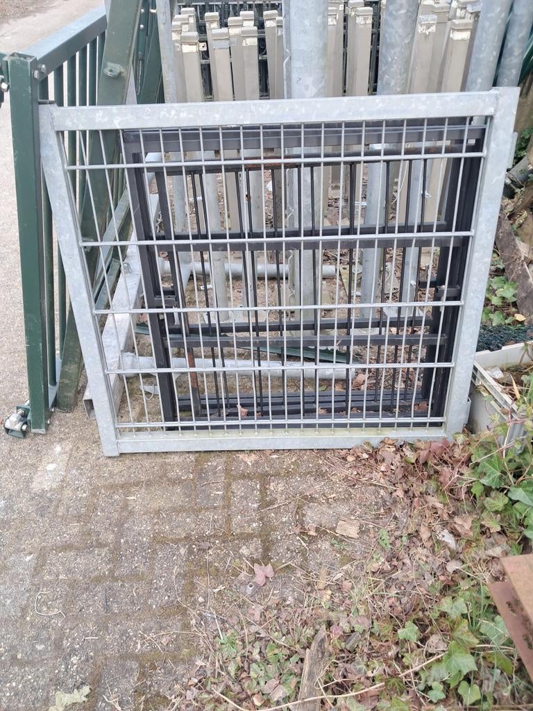 Dubbel staafmat inlooppoortje, Ophalen, IJzer, Dubbelstaafmat hekwerk