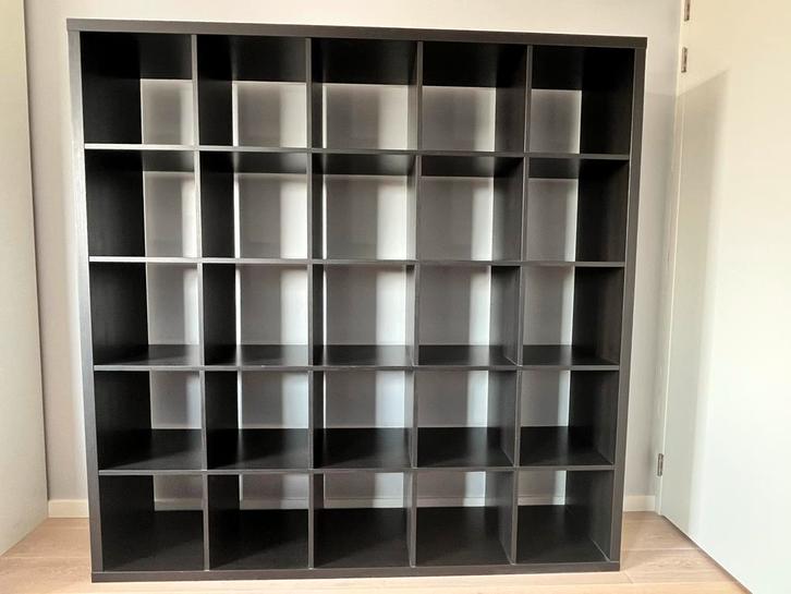 Ikea Kallax vakkenkast zwartbruin, Huis en Inrichting, Kasten | Boekenkasten, Gebruikt, 150 tot 200 cm, 25 tot 50 cm, Met plank(en)