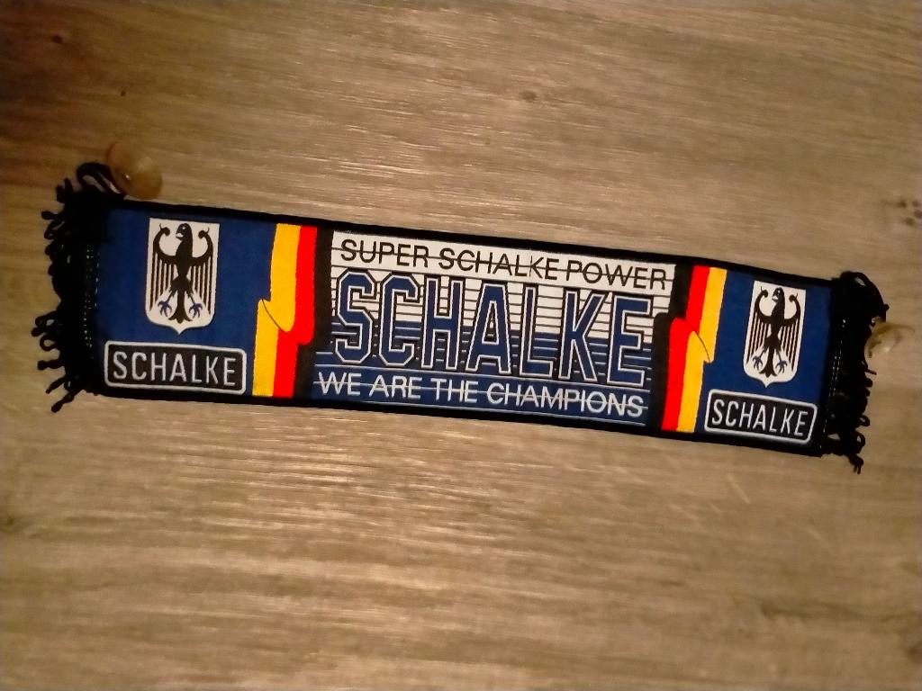 Schalke 04 voetbal embleem vaantje club vintage met zuignap, Ophalen of Verzenden, Zo goed als nieuw, Buitenlandse clubs, Vaantje of Sjaal