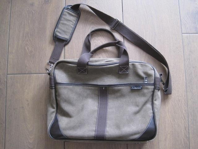 aktetas/computertas/schoudertas. Kleur = bruin. Zie foto 2., Computers en Software, Laptoptassen, Ophalen of Verzenden, 16 inch