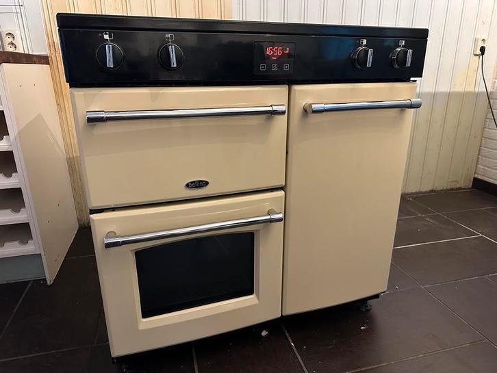 Belling Farmhouse 90Ei Creme Inductie Fornuis 3 Ovens, Witgoed en Apparatuur, Fornuizen, Gebruikt, Vrijstaand, Inductie, 4 kookzones