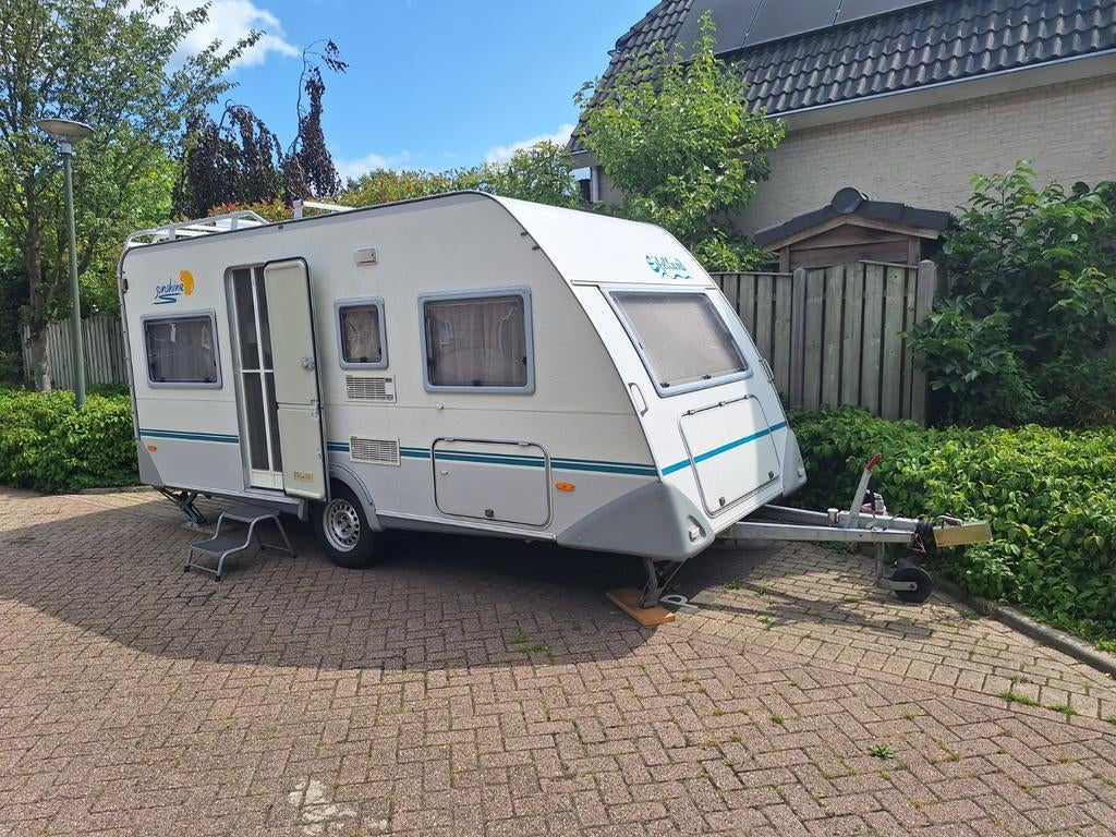 Eifelland sunshine 460, Caravans en Kamperen, Caravans, Vast bed, Rondzit, Imperial, Tot en met 4