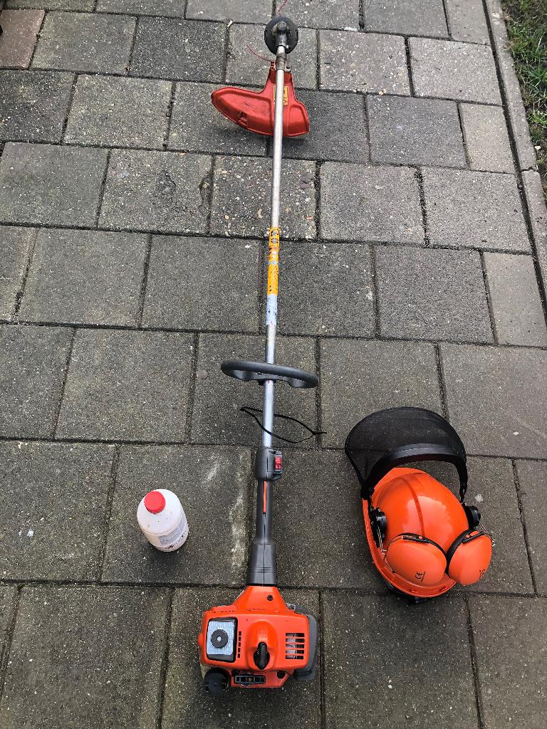 Husqvarna bosmaaier L 323, Ophalen, Benzine